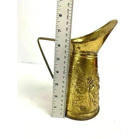 VTG Brass Embossed Pitcher Made in England Pub Scene 8.5" Hammered - Picture 6 of 15